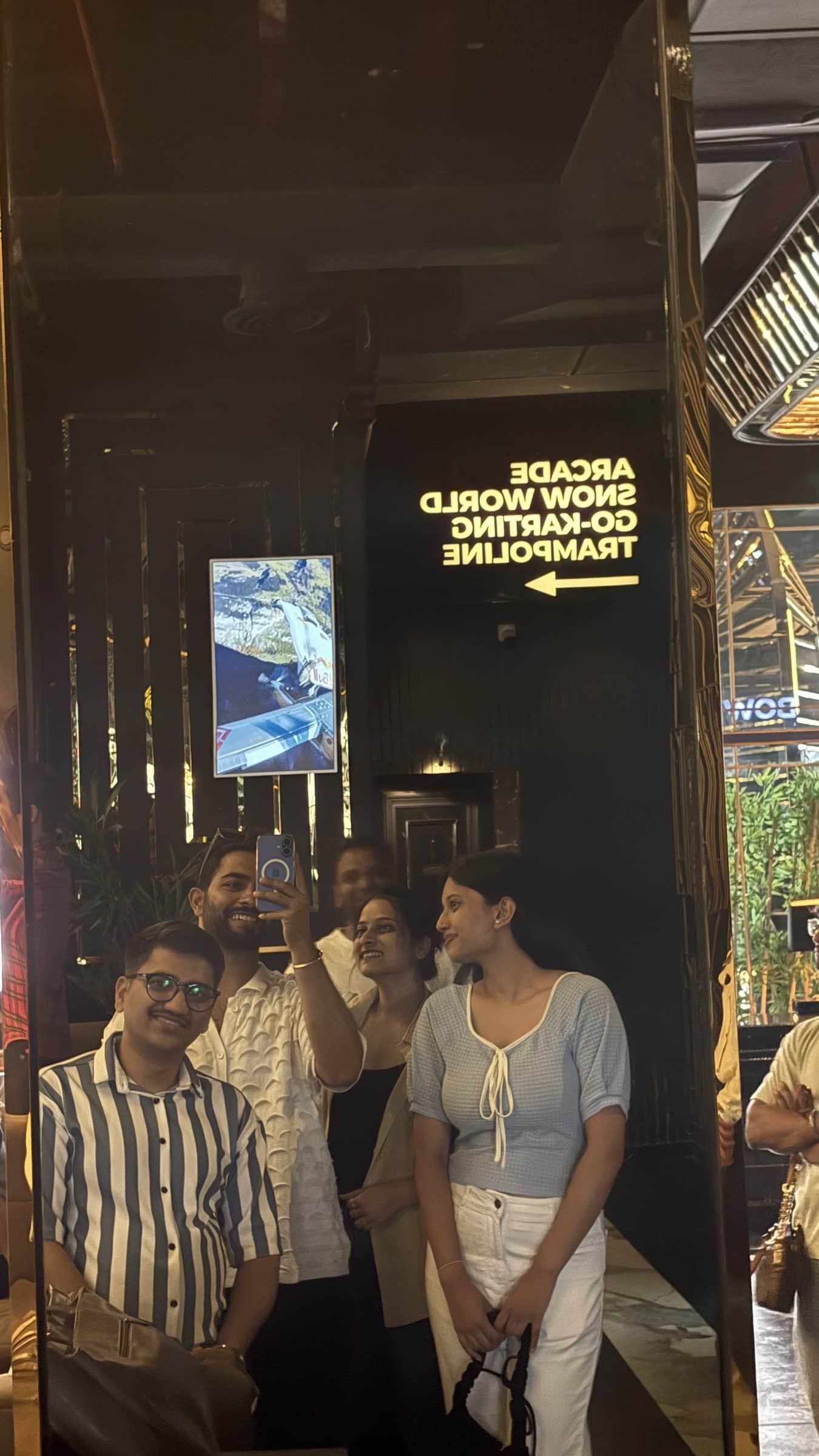Stranger Party 3.0 — socialProof 5